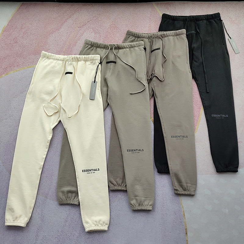 The Model Wear Size M In The Photo