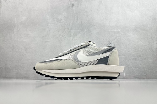 Zhenhui-Sacai X Nike Waffle -BV0073-100