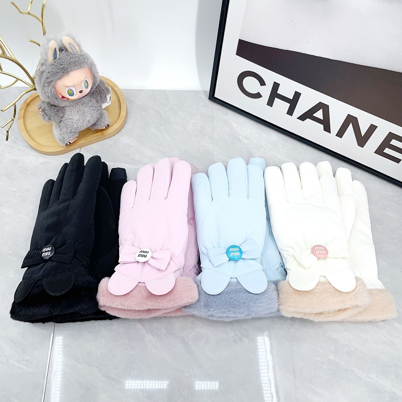 Gloves from 3125tiger