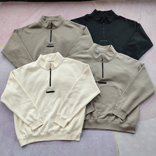The Model Wear Size M In The Photo