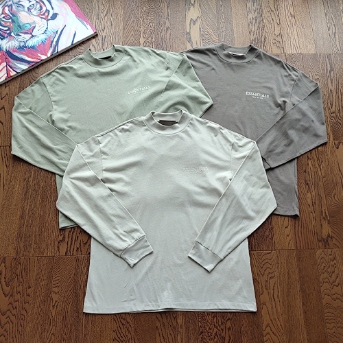 The Model Wear Size M In The Photo