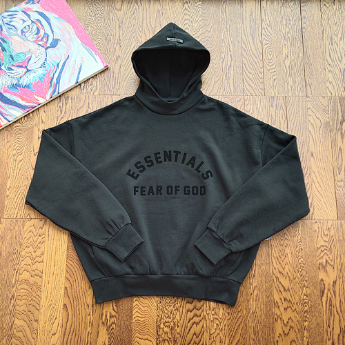 The Model Wear Size M In The Photo