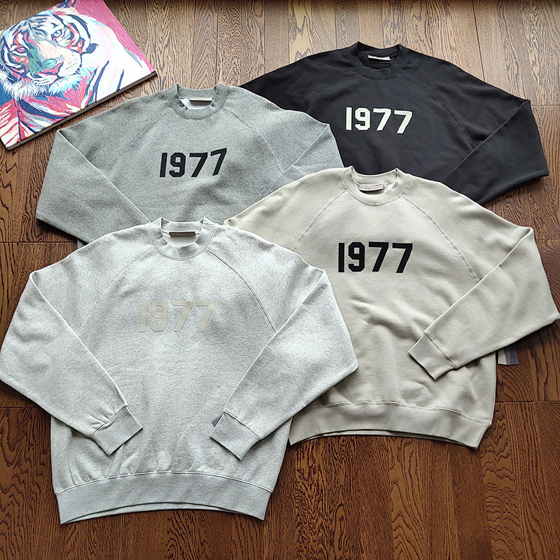 The Model Wear Size M In The Photo