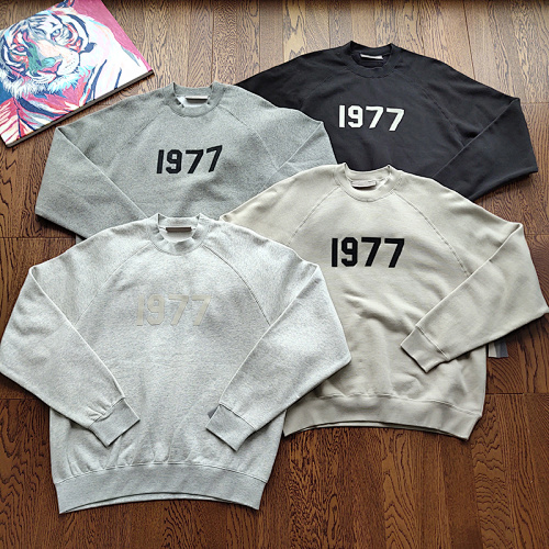 The Model Wear Size M In The Photo