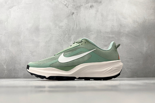 Zhenhui- Nike Acg Pegasus Trail