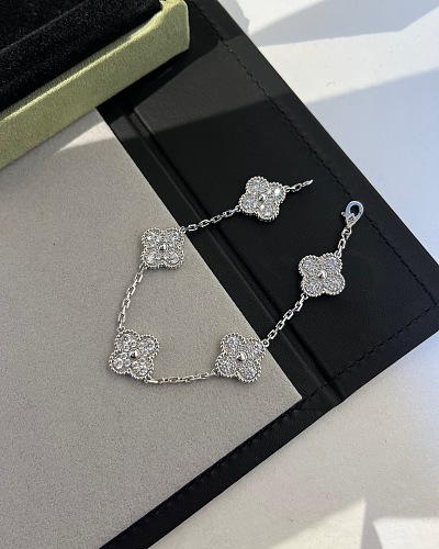 Bracelet from 3125tiger