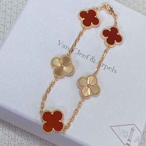 Bracelet from 3125tiger
