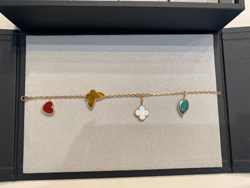 Bracelet from 3125tiger