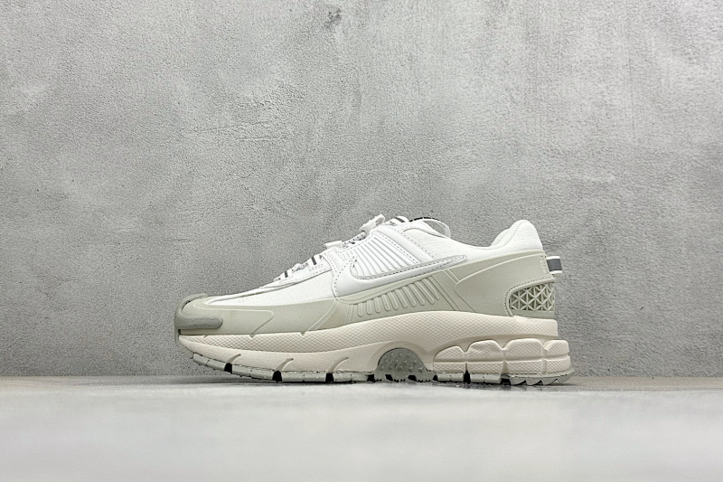 Zhenhui-Nike Zoom Vomero Roam