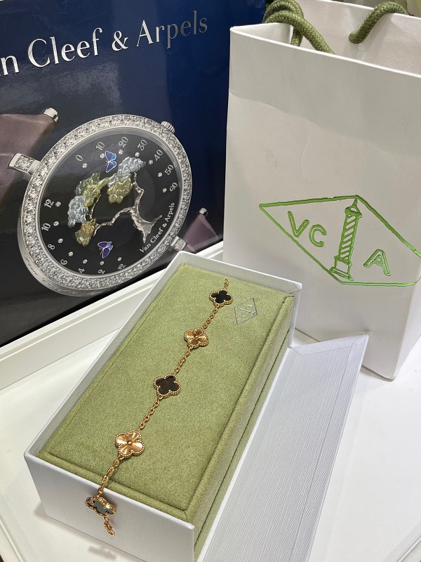 Bracelet from 3125tiger