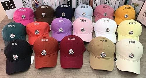 Moncler hat