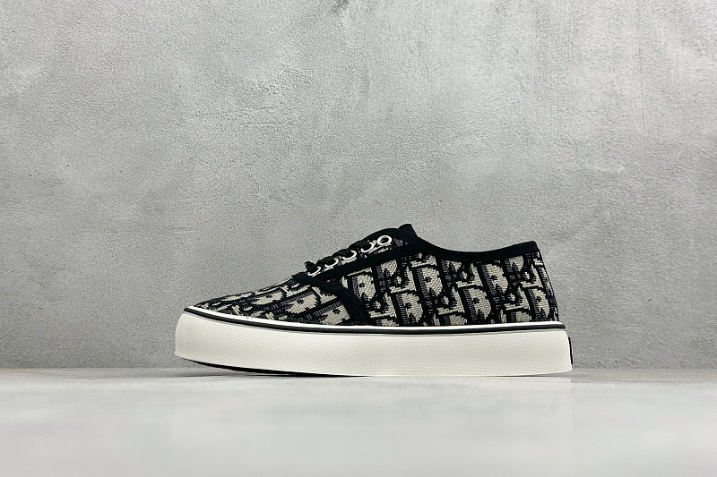 PU TR Dior Low Top Sneakers Dior Gravity