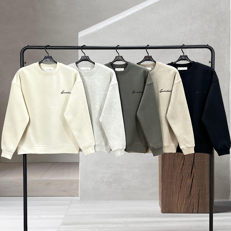 Lili-234345 Essentials Sweatshirt
