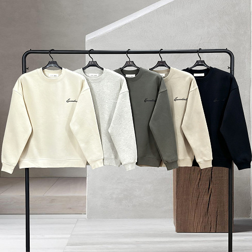 Lili-234345 Essentials Sweatshirt