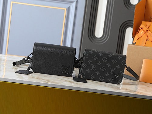 Louis Vuitton Flap LV Aerogram LV 17.3 X 12 X 7
