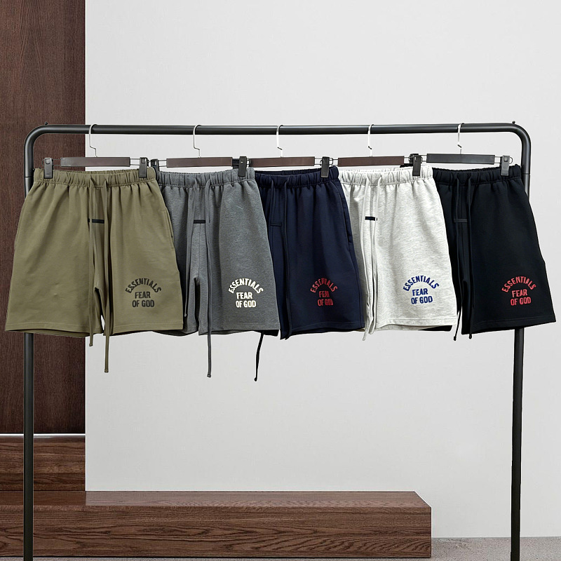 Lili-22323essentials Shorts
