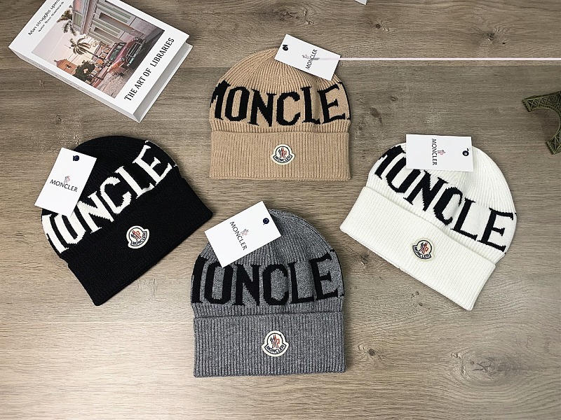 Moncler hat