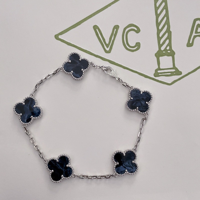 Bracelet from 3125tiger
