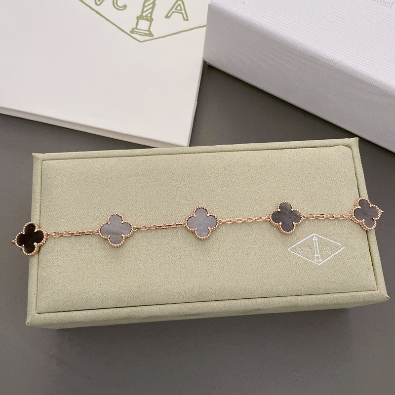 Bracelet from 3125tiger