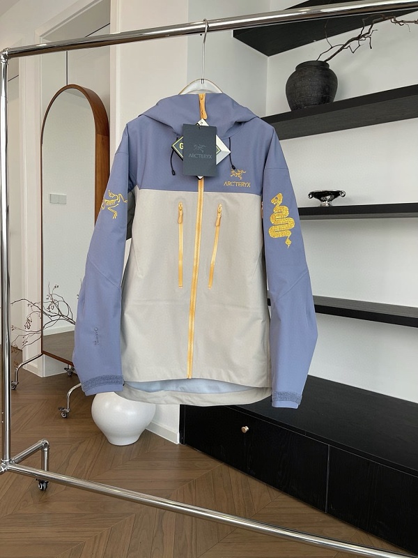 Yuzhou-Alpha SV Jacket Year Of The Wood Snake Limited Edition