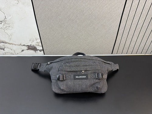 Balenciaga Xinxin Logo 26 16cm
