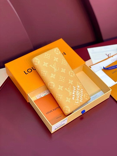 Louis Vuitton Brazza Monogram Heritage Pharrell Williams Monogram Marque L.Vuitton Déposée Damier