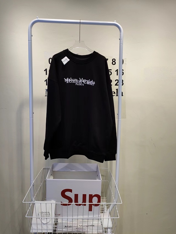 S. M. L. XL