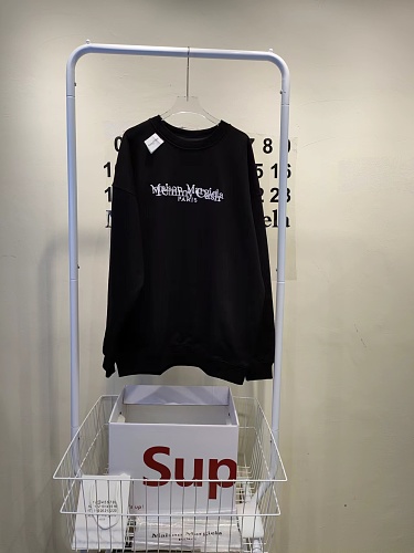S. M. L. XL