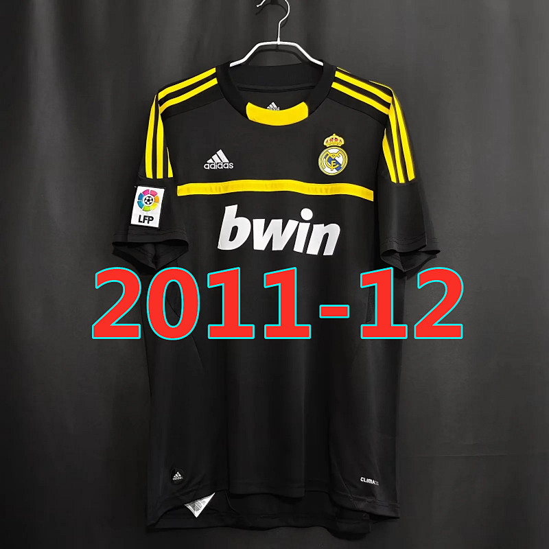 Real Madrid Retro Goalkeeper Jersey S-2XL