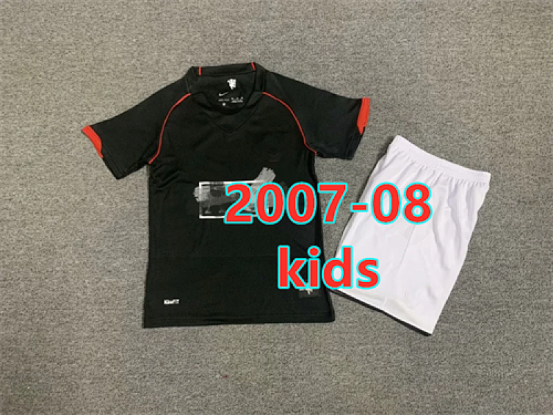 Manchester United Away Retro Kids Kit 16 -28