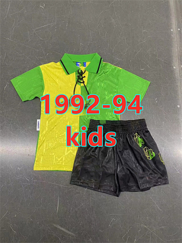 Manchester United Away Retro Kids Kit 16 -28
