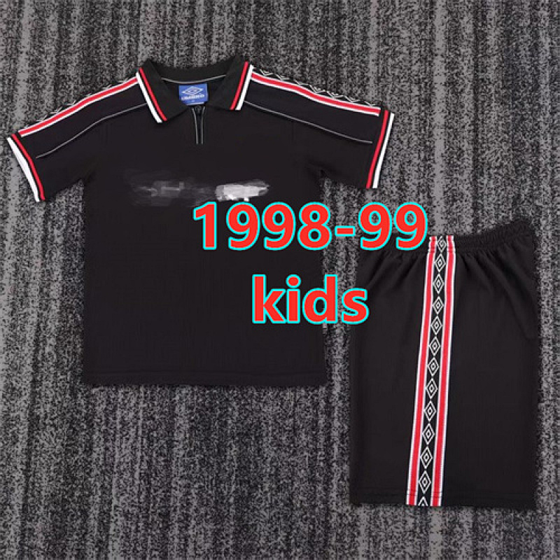 Manchester United Away Retro Kids Kit 16 -28