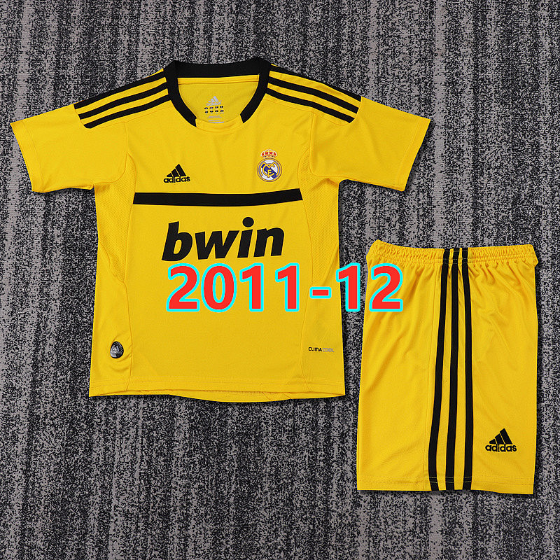 Real Madrid Goalkeeper Retro Kids Jersey+shorts Kit 16 -28