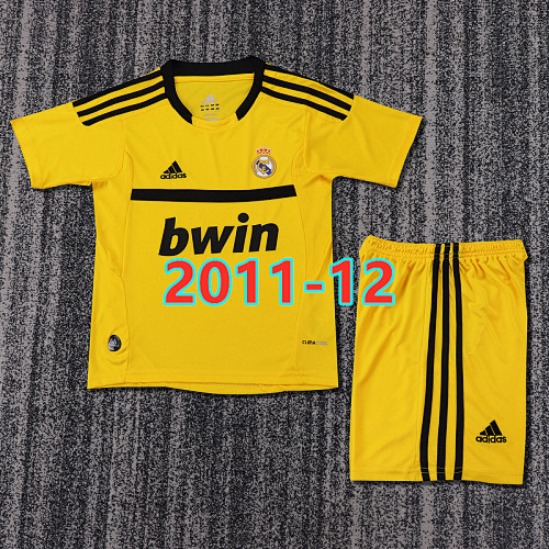 Real Madrid Goalkeeper Retro Kids Jersey+shorts Kit 16 -28