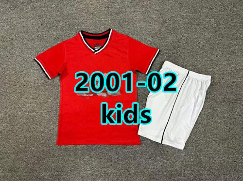 Manchester United Home Retro Kids Kit 16 -28