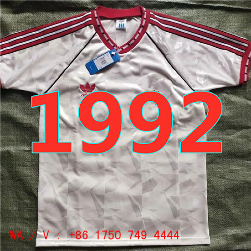Manchester United Retro TopThai Quality Jersey S-2XL