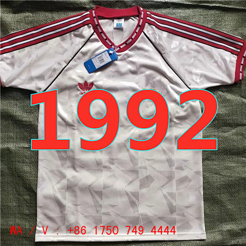 Manchester United Retro TopThai Quality Jersey S-2XL