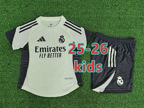 25-26 Real Madrid Special Kids Player Kit 16 -28