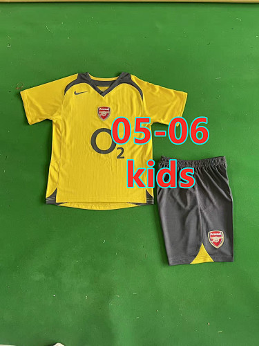 05-06 Arsenal Away Retro Kids Jersey+shorts Kit 16 -28