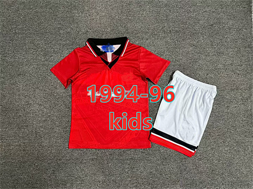 Manchester United Home Retro Kids Kit 16 -28