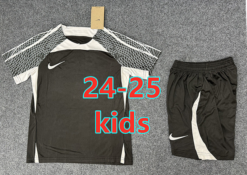 24-25 Nike Short Sleeve Kids Tracksuit 10 -18