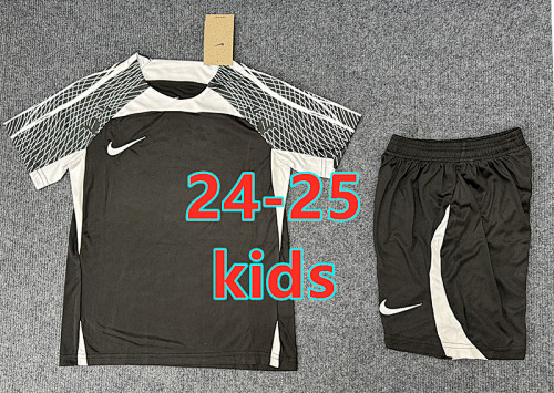 24-25 Nike Short Sleeve Kids Tracksuit 10 -18