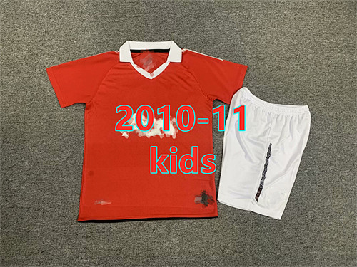 Manchester United Home Retro Kids Kit 16 -28