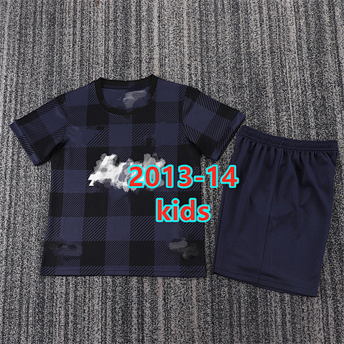 Manchester United Away Retro Kids Kit 16 -28
