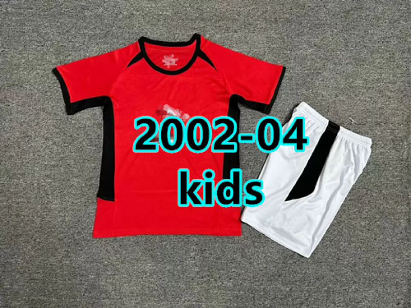 Manchester United Home Retro Kids Kit 16 -28