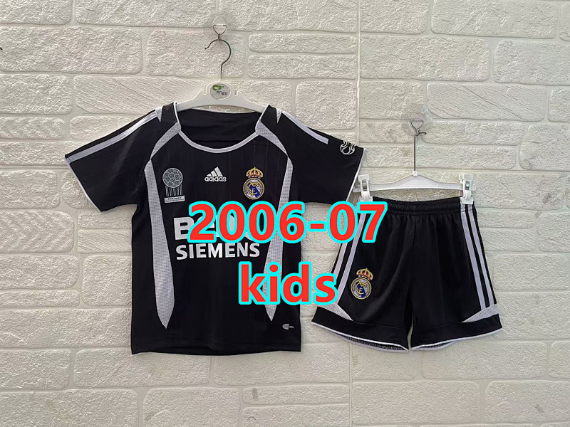 06-07 Real Madrid Away Retro Kids Kit 16 -28