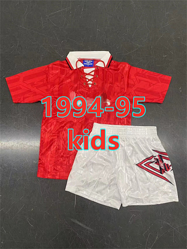 Manchester United Home Retro Kids Kit 16 -28