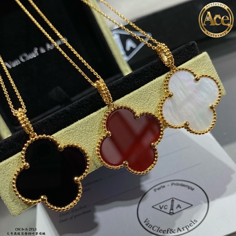 Premium Other-of-Pearl Large Four-Leaf Clover Necklace