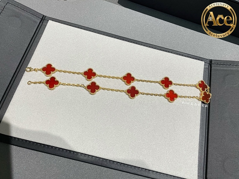Red Agate Color Scheme Four-Leaf Clover Ten-Flower Necklace