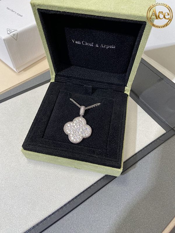 Large Four-Leaf Clover Full Diamond Necklace